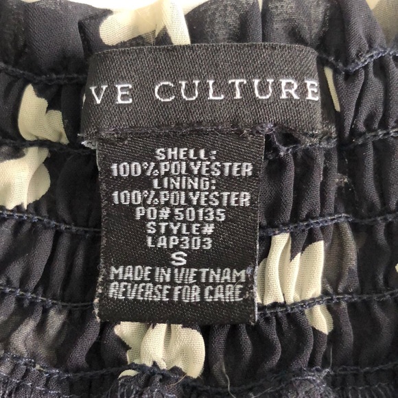 Flowy butterfly shorts - Picture 2 of 3